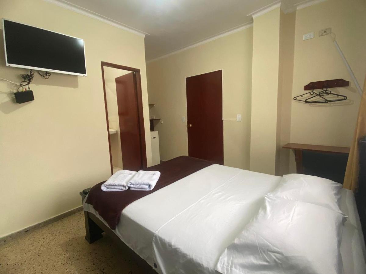 Hotel Caldas Plaza Екстериор снимка